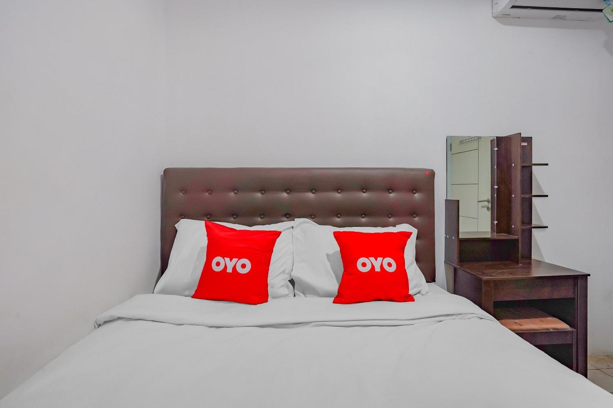 Spot On 90110 A1 Pakis Argosari Hotel Surabaya Exterior photo