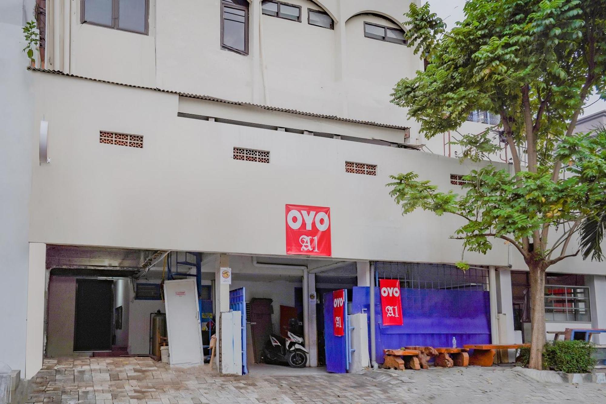 Spot On 90110 A1 Pakis Argosari Hotel Surabaya Exterior photo