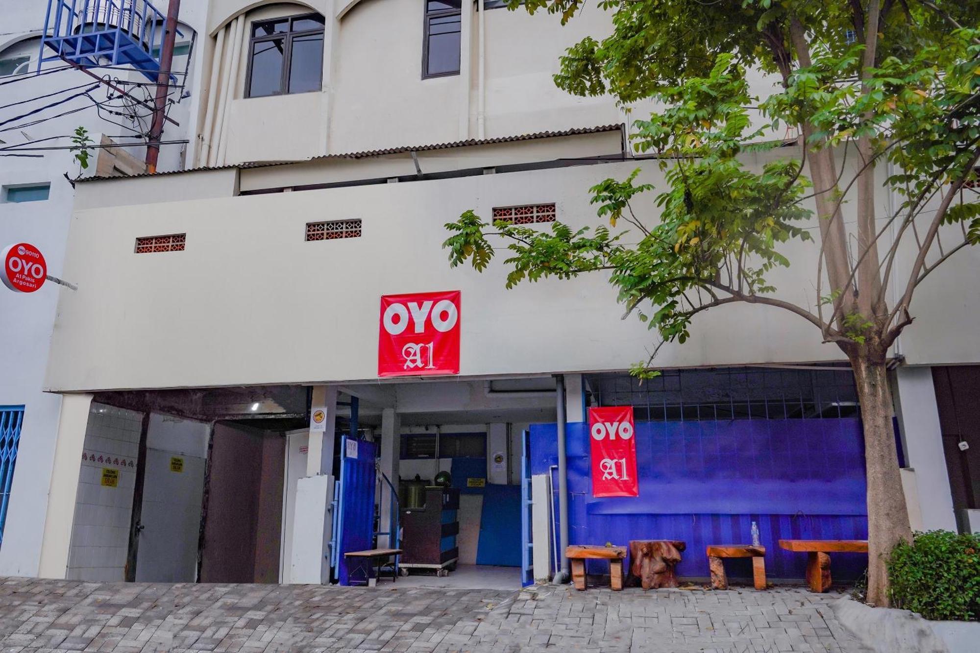 Spot On 90110 A1 Pakis Argosari Hotel Surabaya Exterior photo